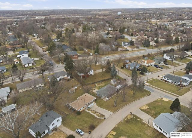 4628 Crestline Street, Omaha, NE 68134