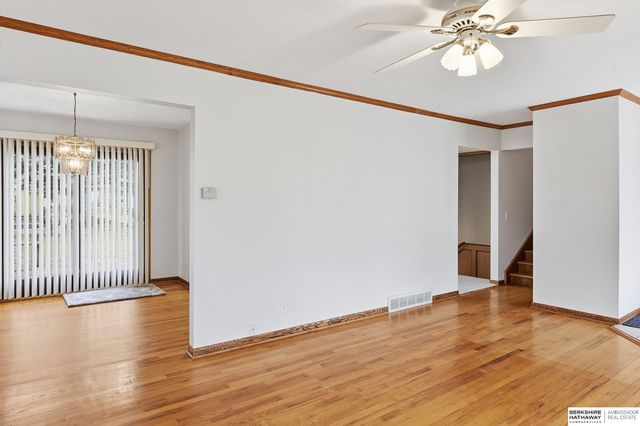 4628 Crestline Street, Omaha, NE 68134