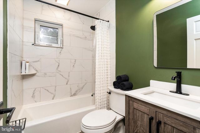 1 HASTINGS RD, Hamilton, NJ 08620