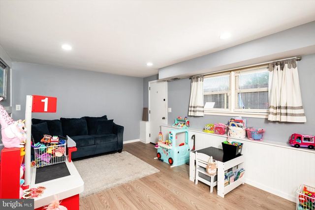 1 HASTINGS RD, Hamilton, NJ 08620