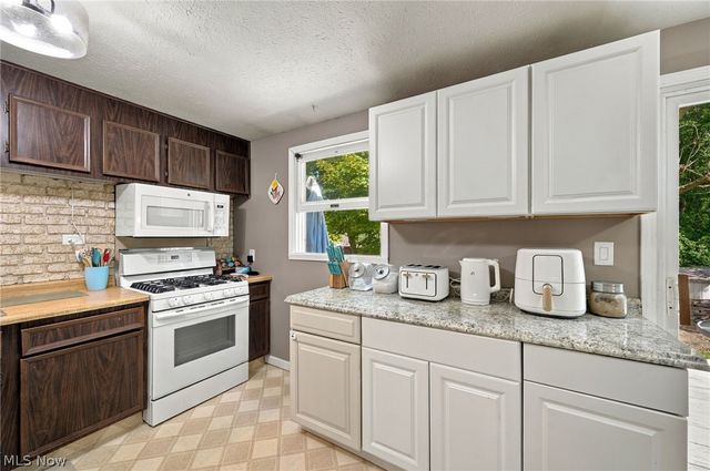 1035 Burntwood Drive, Medina, OH 44256