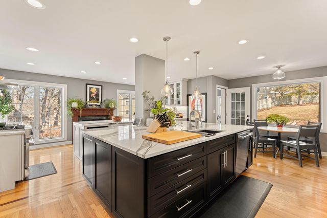 1122 Foxcroft Lane SW, Rochester, MN 55902