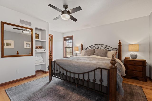 1122 Foxcroft Lane SW, Rochester, MN 55902