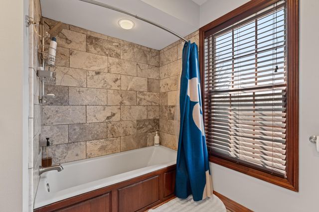 1122 Foxcroft Lane SW, Rochester, MN 55902