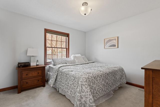 1122 Foxcroft Lane SW, Rochester, MN 55902