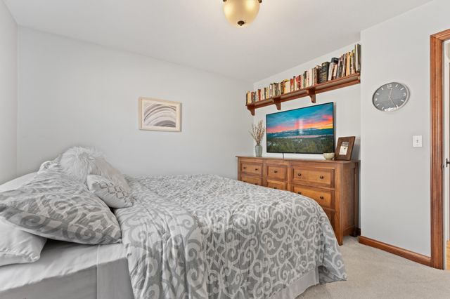 1122 Foxcroft Lane SW, Rochester, MN 55902