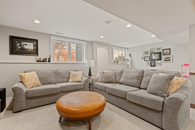 1122 Foxcroft Lane SW, Rochester, MN 55902