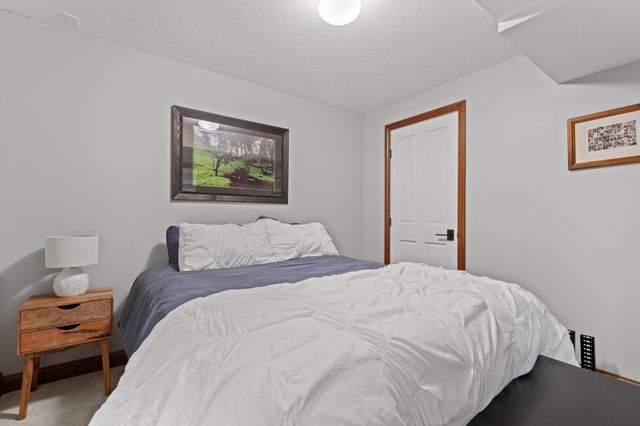 1122 Foxcroft Lane SW, Rochester, MN 55902