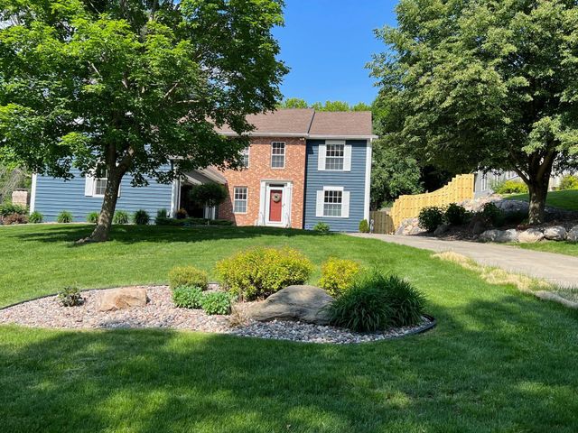 1122 Foxcroft Lane SW, Rochester, MN 55902