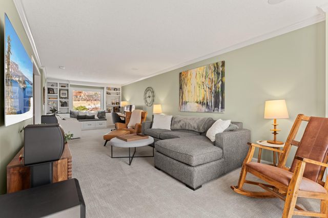 1122 Foxcroft Lane SW, Rochester, MN 55902