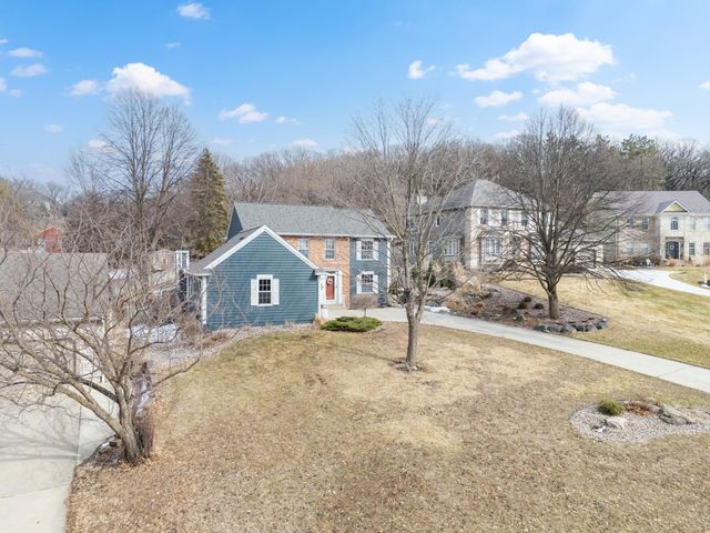 1122 Foxcroft Lane SW, Rochester, MN 55902