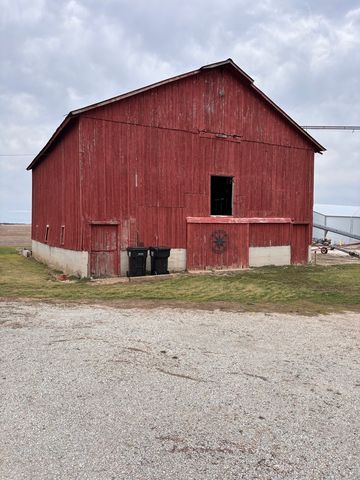 5429 Columbia Road, Heyworth, IL 61745