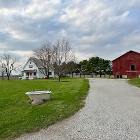 5429 Columbia Road, Heyworth, IL 61745