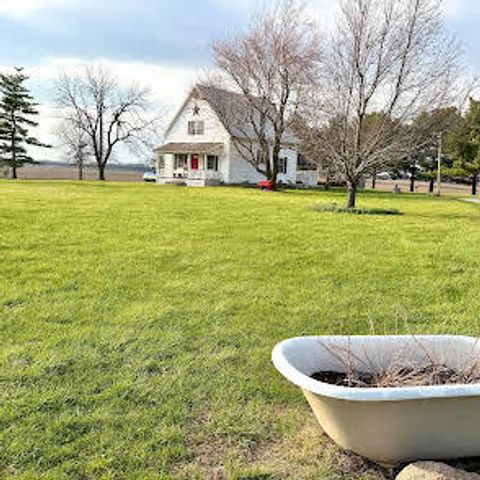 5429 Columbia Road, Heyworth, IL 61745