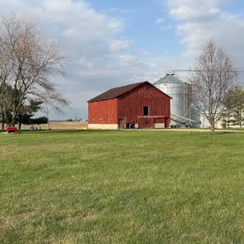 5429 Columbia Road, Heyworth, IL 61745