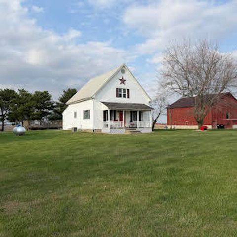 5429 Columbia Road, Heyworth, IL 61745