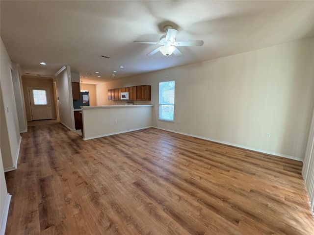 318 Crockett LOOP, Georgetown, TX 78633