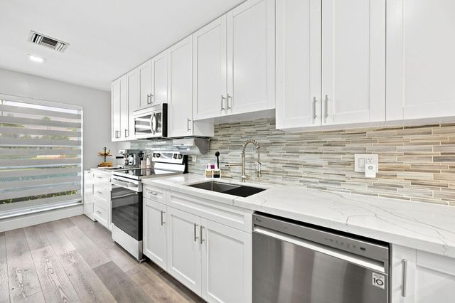 2400 Malayan Drive 94-D, Delray Beach, FL 33445