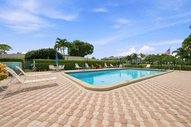 2400 Malayan Drive 94-D, Delray Beach, FL 33445