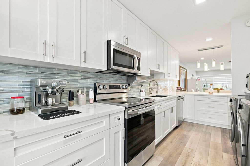2400 Malayan Drive 94-D, Delray Beach, FL 33445