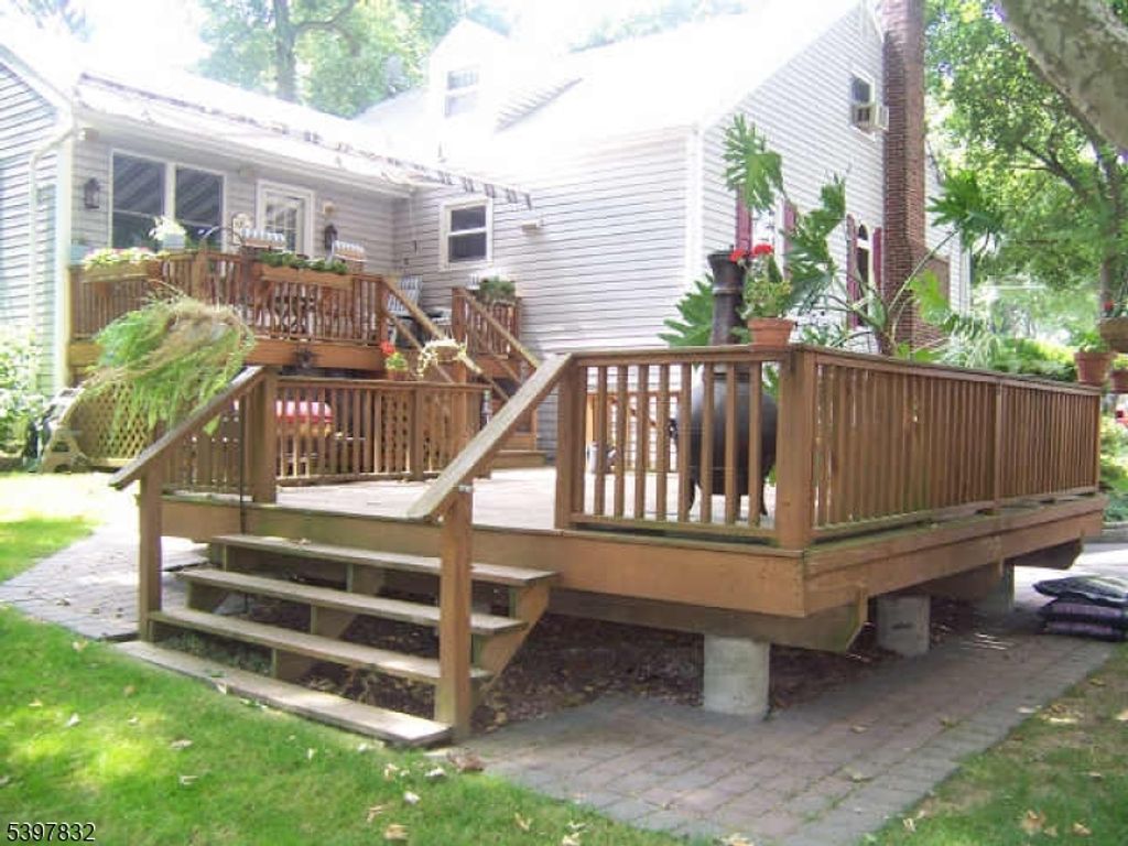 20 Hilltop Ave, Clark Twp., NJ 07066