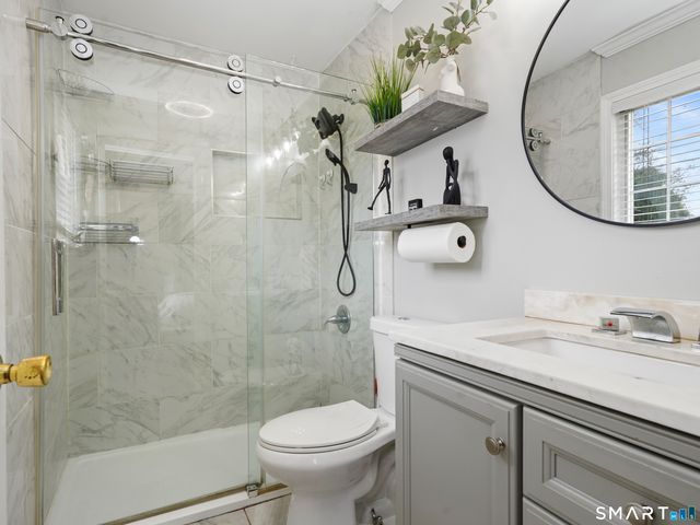 37 Kingswood Drive, New Haven, CT 06513