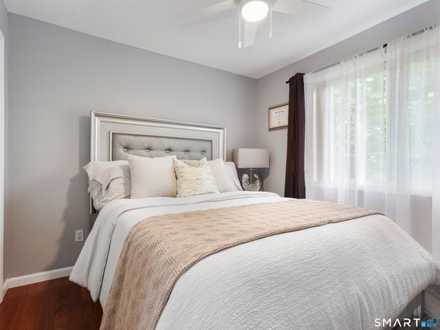 37 Kingswood Drive, New Haven, CT 06513