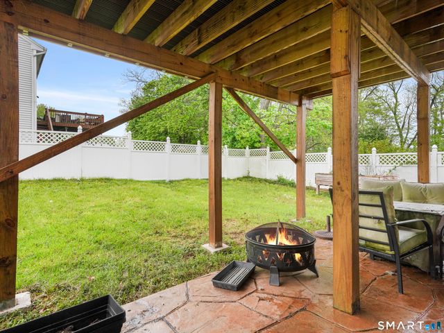 37 Kingswood Drive, New Haven, CT 06513