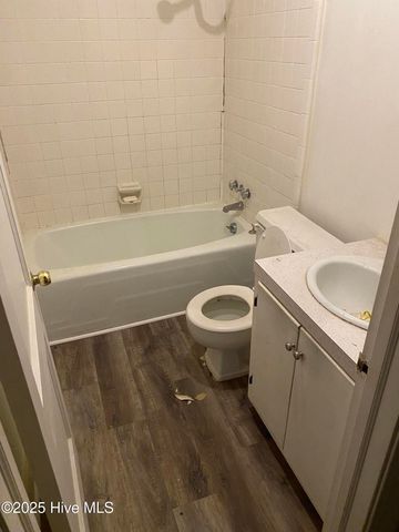 1902 E 9th Street, Greenville, NC 27858