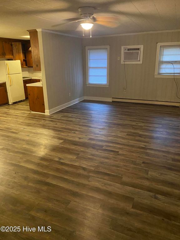 1902 E 9th Street, Greenville, NC 27858