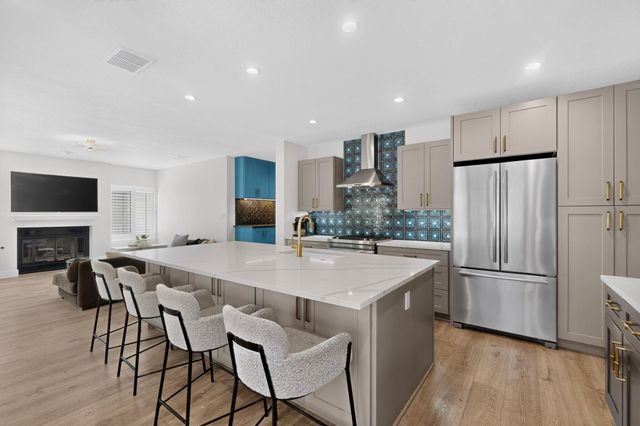 8709 Canyon Run Road NE, Albuquerque, NM 87111