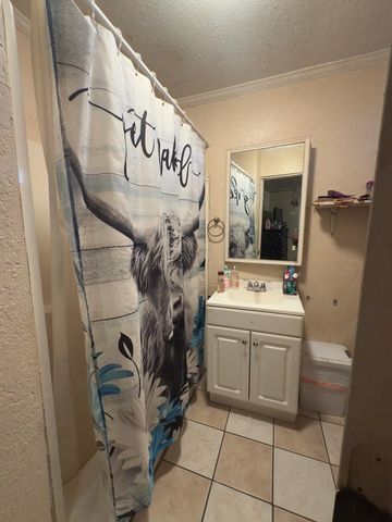 310 SE 3rd St, Andrews, TX 79714