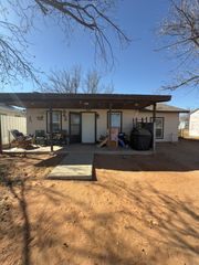310 SE 3rd St, Andrews, TX 79714