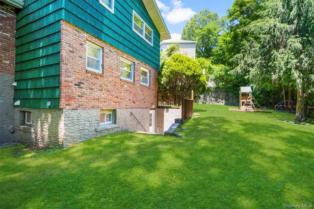 14 Jones Place, White Plains, NY 10606