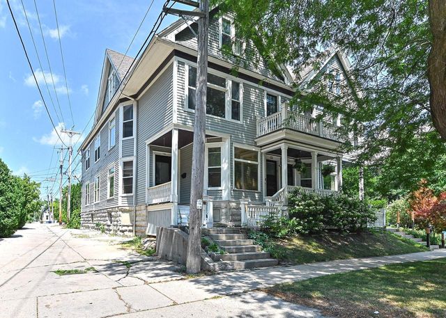 118 W Reservoir AVENUE, Milwaukee, WI 53212
