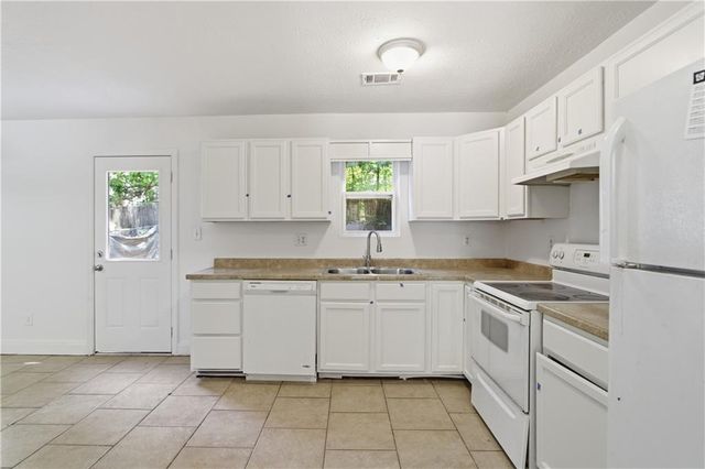8544 Westchester Drive, Douglasville, GA 30134