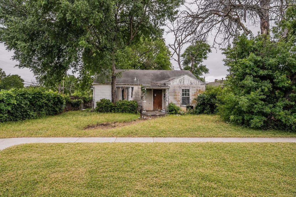5801 Kilpatrick Avenue, Fort Worth, TX 76107 — exterior