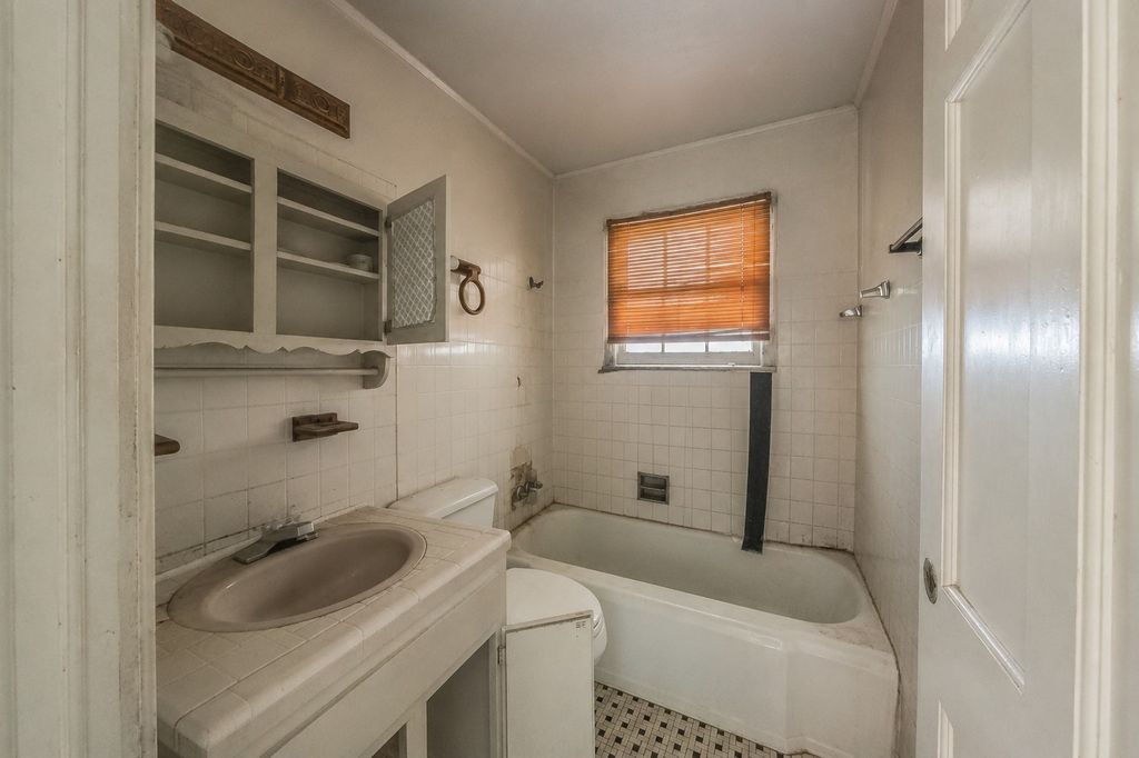 5801 Kilpatrick Avenue, Fort Worth, TX 76107 — photo 3