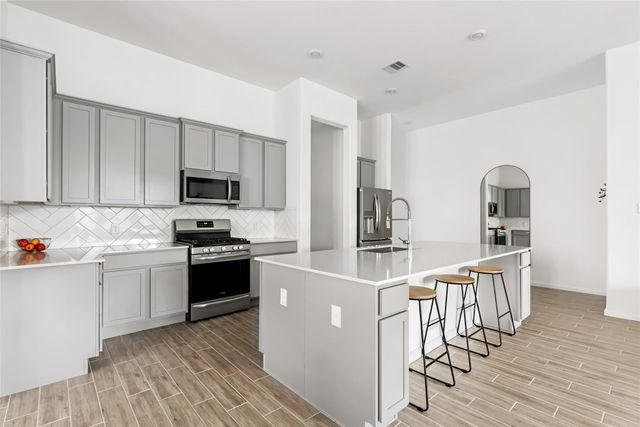 9423 Pelican Cliff Court, Houston, TX 77365