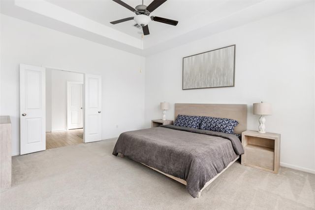 9423 Pelican Cliff Court, Houston, TX 77365