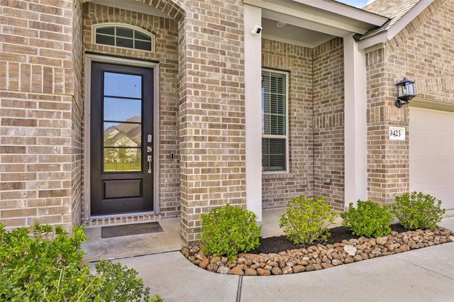 9423 Pelican Cliff Court, Houston, TX 77365
