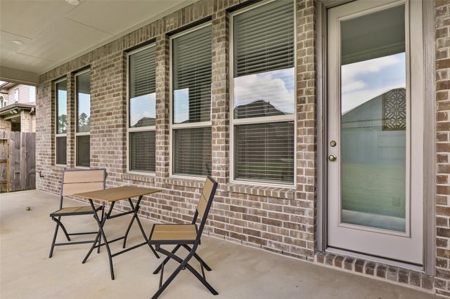 9423 Pelican Cliff Court, Houston, TX 77365