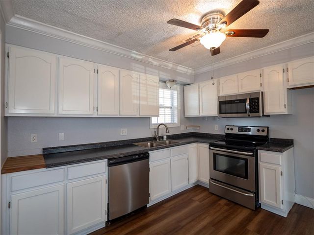 1109 Moonshine Court, Noble, OK 73068