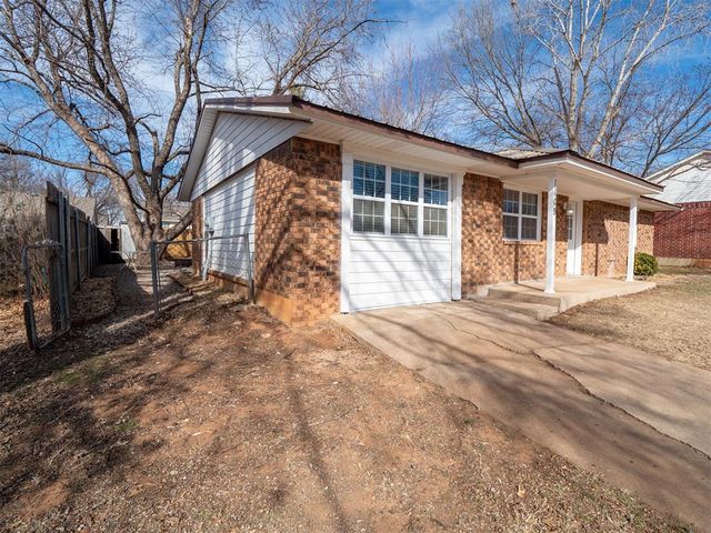1109 Moonshine Court, Noble, OK 73068