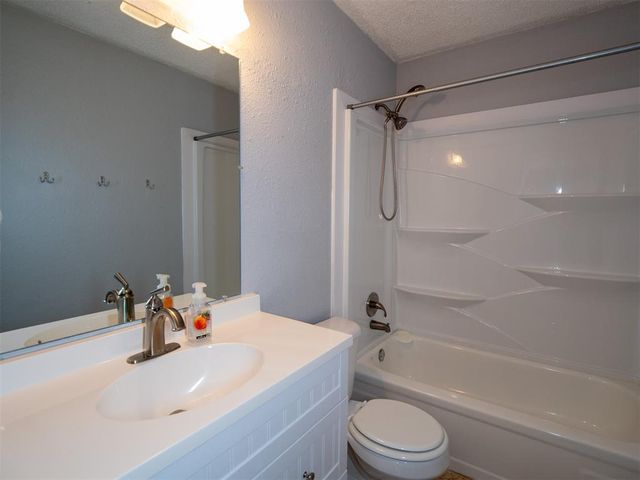 1109 Moonshine Court, Noble, OK 73068