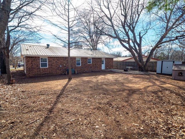 1109 Moonshine Court, Noble, OK 73068