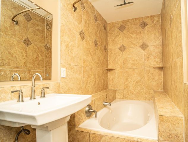 4833 Hummingbird Street, Houston, TX 77035