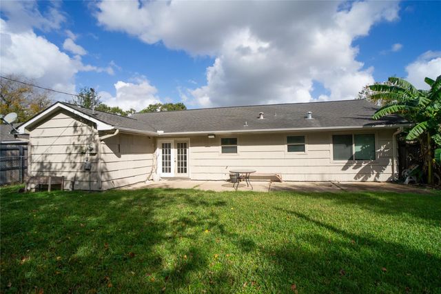 4833 Hummingbird Street, Houston, TX 77035