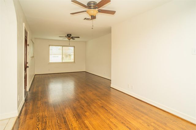 4833 Hummingbird Street, Houston, TX 77035