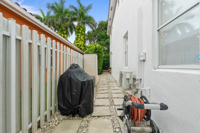 7372 NW 18TH Court, Pembroke Pines, FL 33024